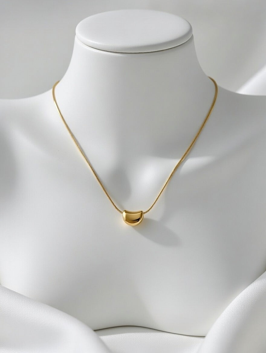 Bean pendant necklace