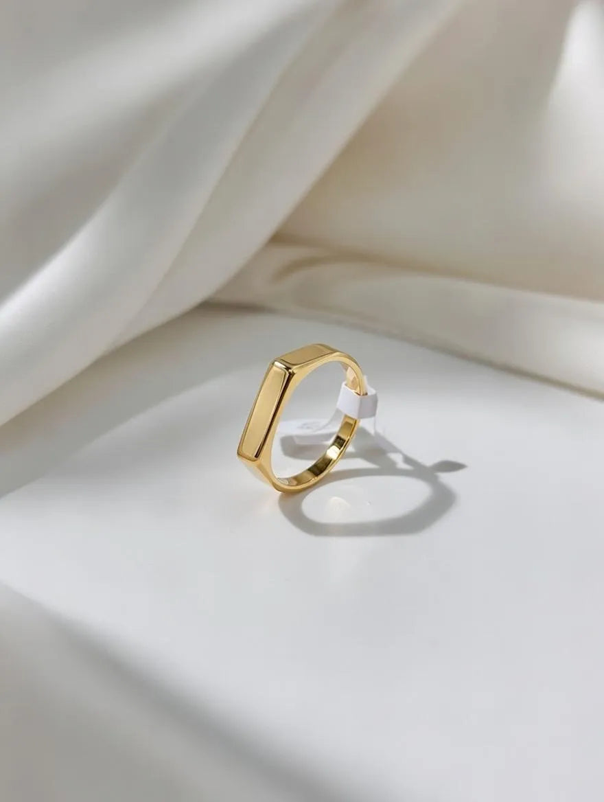 Premium gold signet ring for men Italian design - Mens rings Pakistan Lahore Karachi