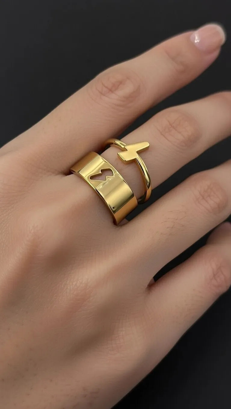 Two polished gold rings