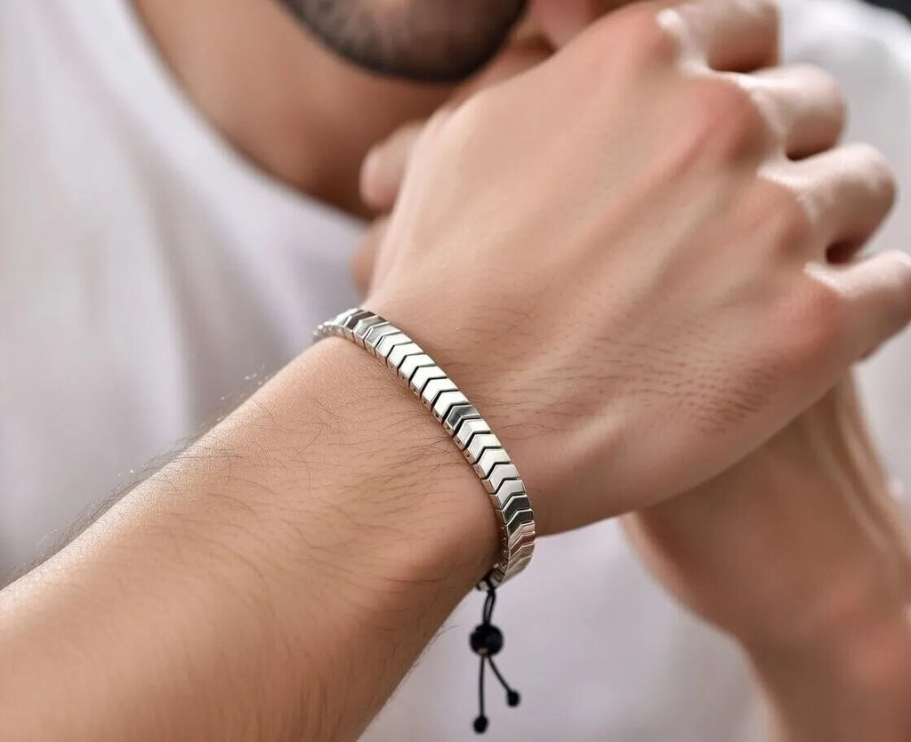 Men's Adjustable Stainless Steel Arrow Link Bracelet in Silver Gold and Black