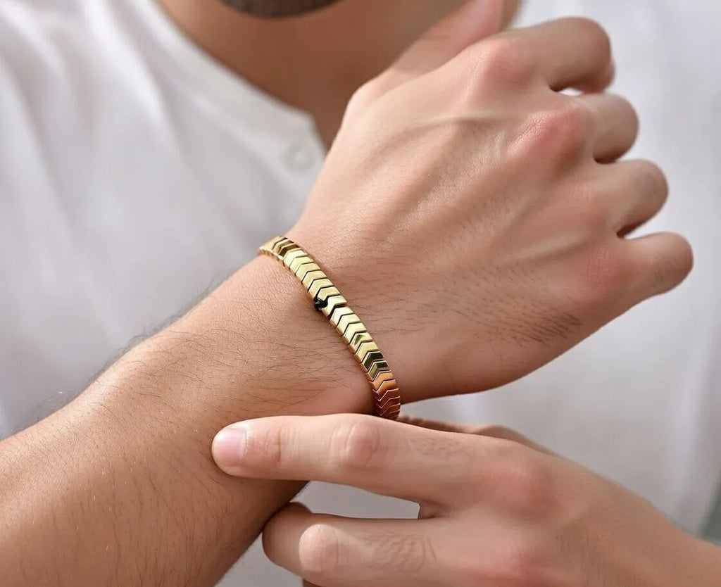 Men's Adjustable Stainless Steel Arrow Link Bracelet in Silver Gold and Black