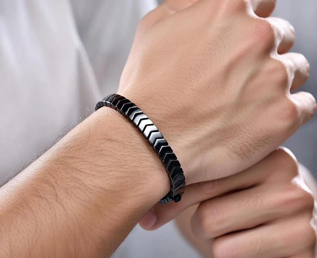 Men's Adjustable Stainless Steel Arrow Link Bracelet in Silver Gold and Black